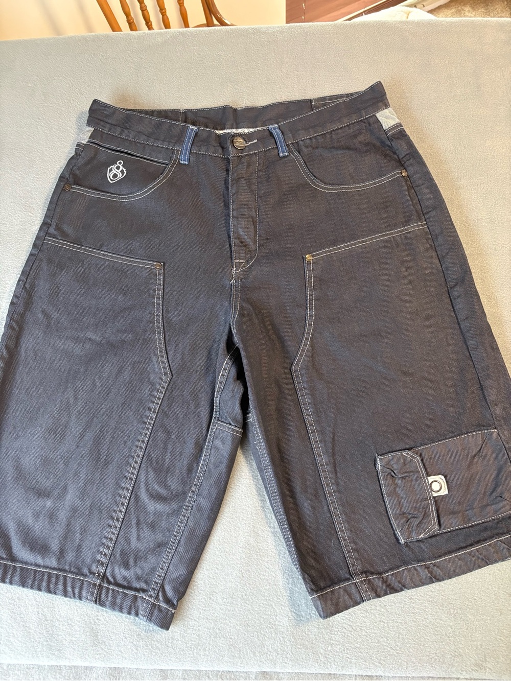 Men's Dark Charcoal Cargo Shorts with Utility Pockets